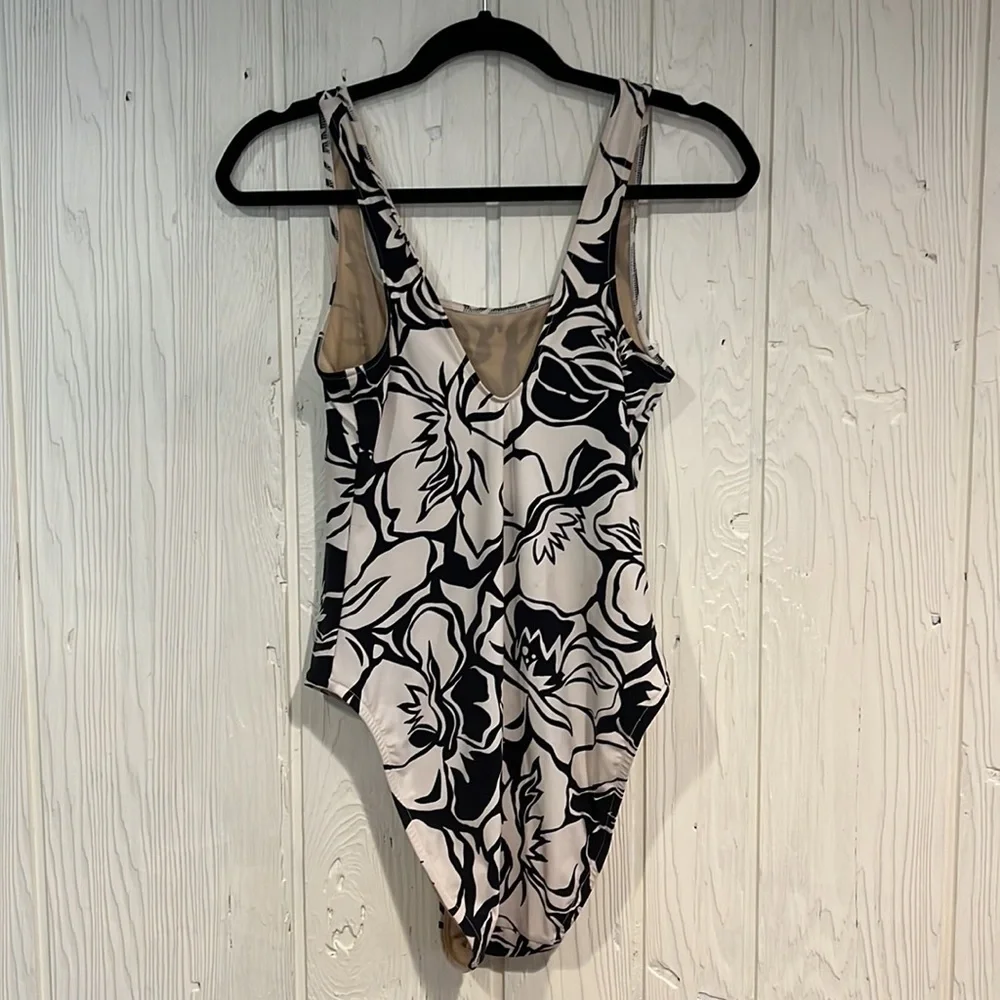 VICTORIA’S Secret Swimsuit, Size 12